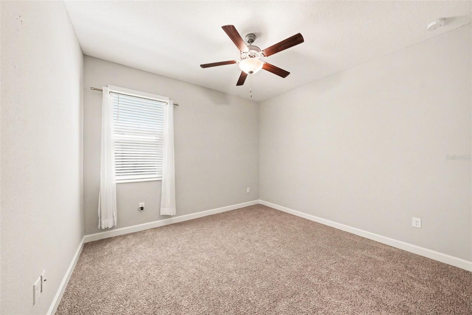 Image 27 of 43 For 10641 Bahama Woodstar Court