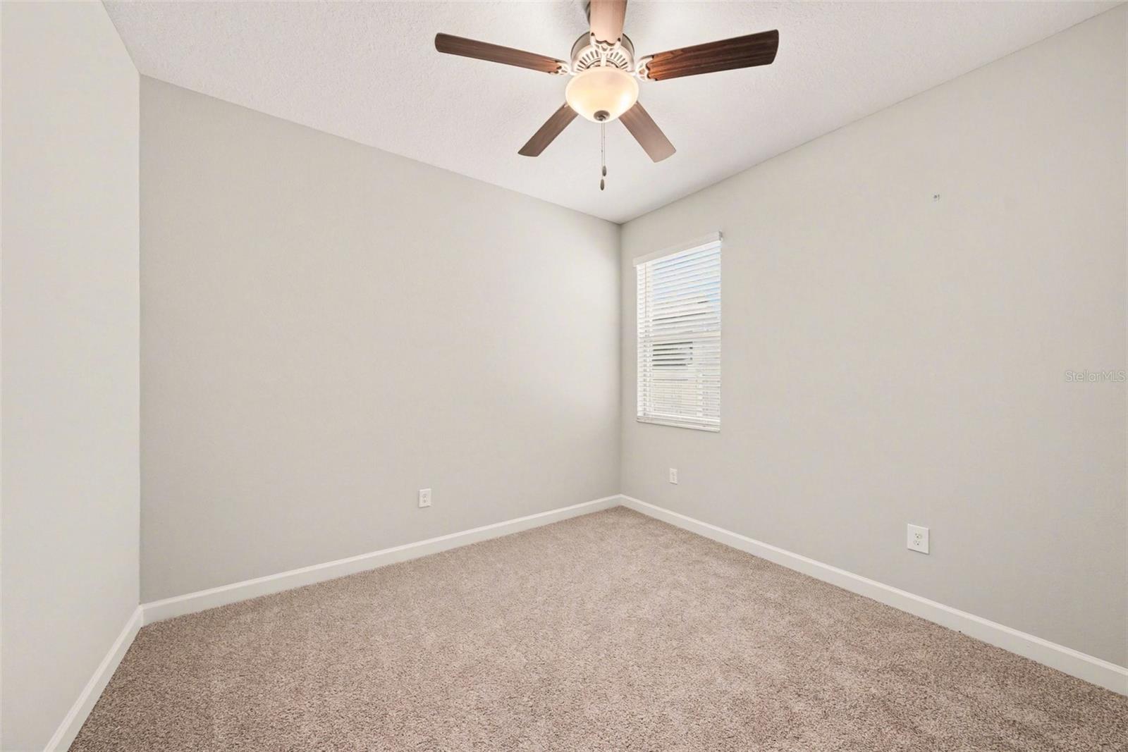 Image 28 of 43 For 10641 Bahama Woodstar Court