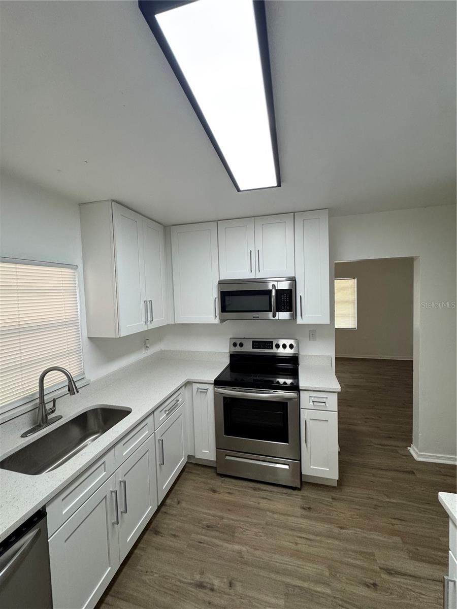 Image 10 of 37 For 2016 Clifton Street A