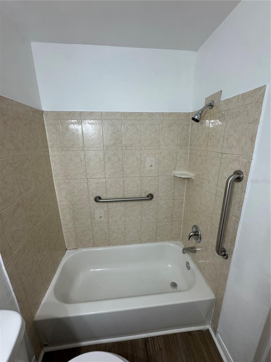 Image 13 of 37 For 2016 Clifton Street A