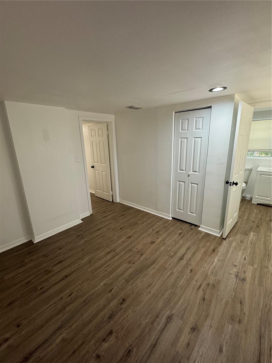 Image 17 of 37 For 2016 Clifton Street A