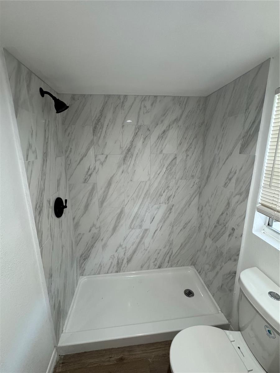 Image 21 of 37 For 2016 Clifton Street A