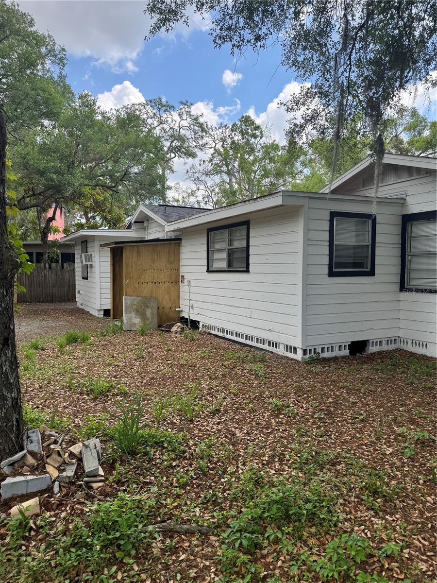 Image 34 of 37 For 2016 Clifton Street A