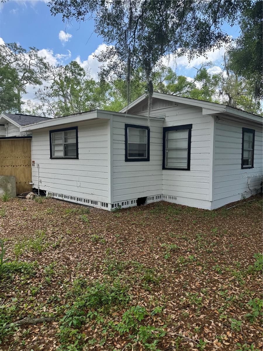 Image 35 of 37 For 2016 Clifton Street A