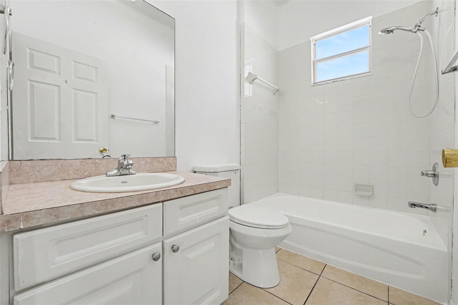 Image 11 of 25 For 6228 Alamanda Hills Boulevard