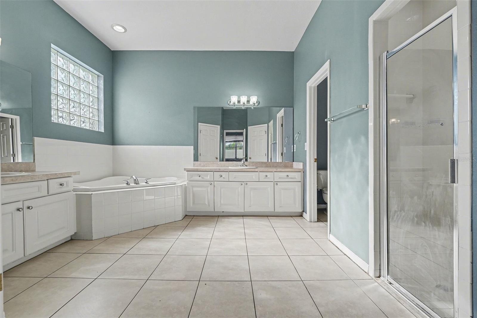 Image 15 of 25 For 6228 Alamanda Hills Boulevard