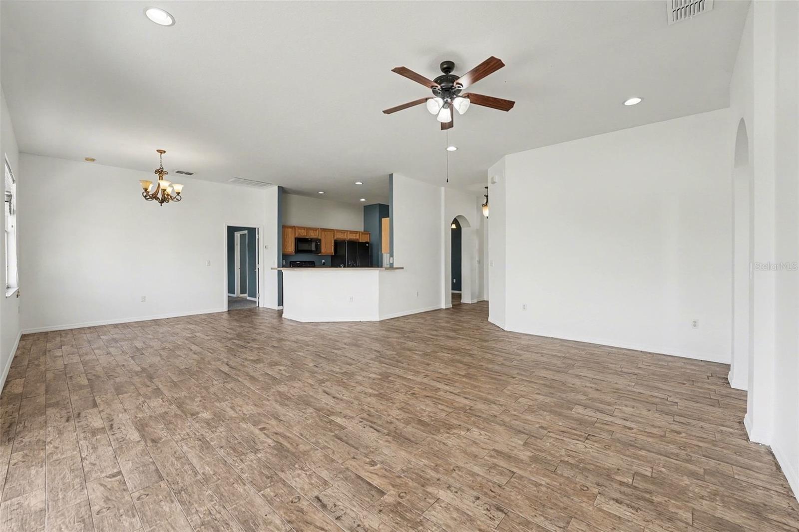 Image 3 of 25 For 6228 Alamanda Hills Boulevard