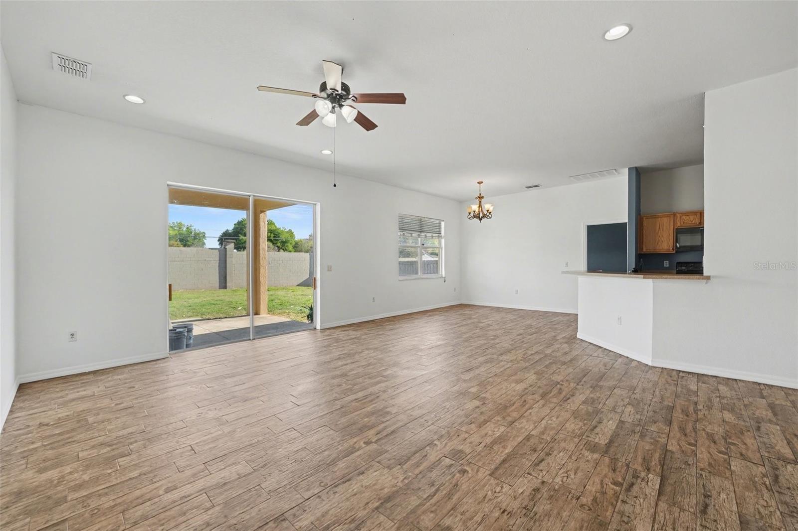 Image 4 of 25 For 6228 Alamanda Hills Boulevard