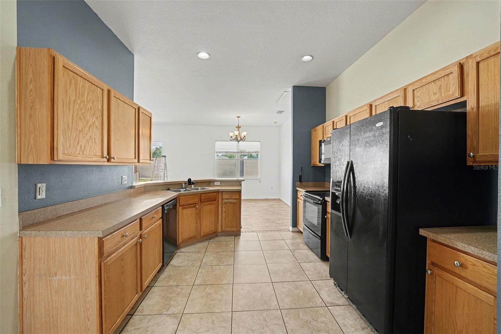 Image 7 of 25 For 6228 Alamanda Hills Boulevard