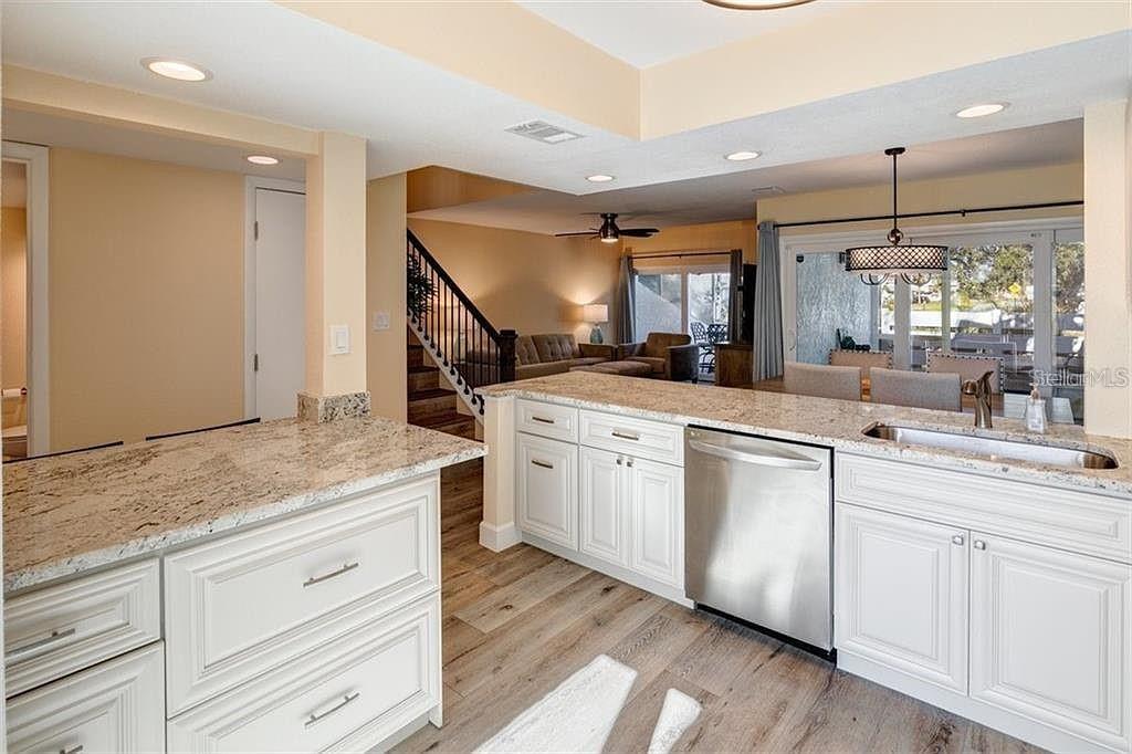 Image 13 of 53 For 4316 Sunray Court 34