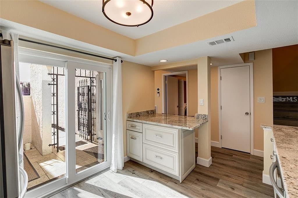 Image 14 of 53 For 4316 Sunray Court 34