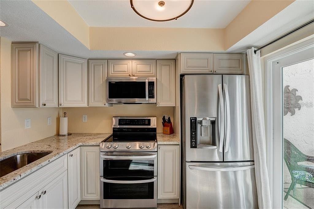 Image 15 of 53 For 4316 Sunray Court 34