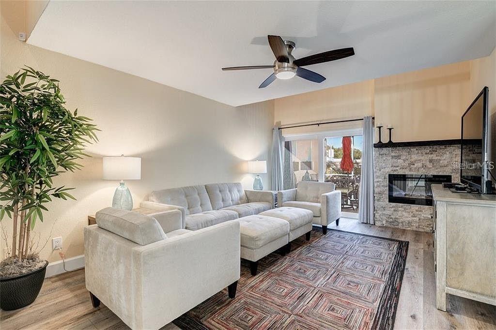 Image 6 of 53 For 4316 Sunray Court 34