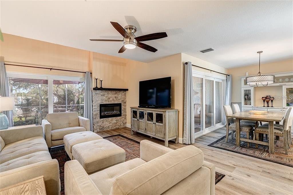 Image 7 of 53 For 4316 Sunray Court 34