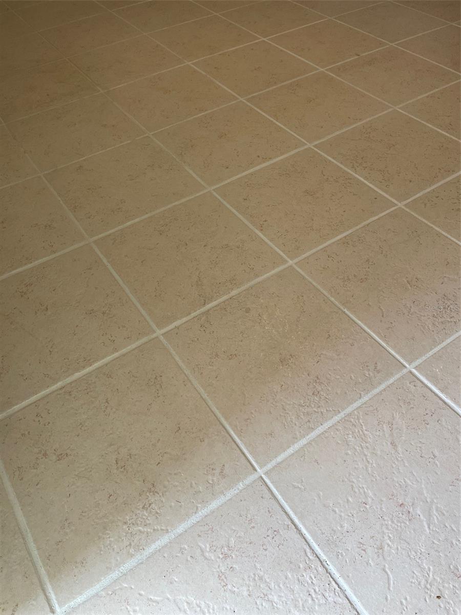 Image 11 of 39 For 4051 58th Street N 243