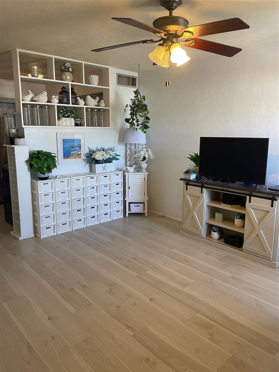 Image 6 of 39 For 4051 58th Street N 243