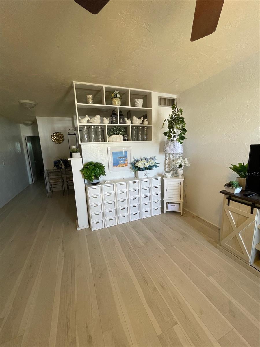 Image 8 of 39 For 4051 58th Street N 243