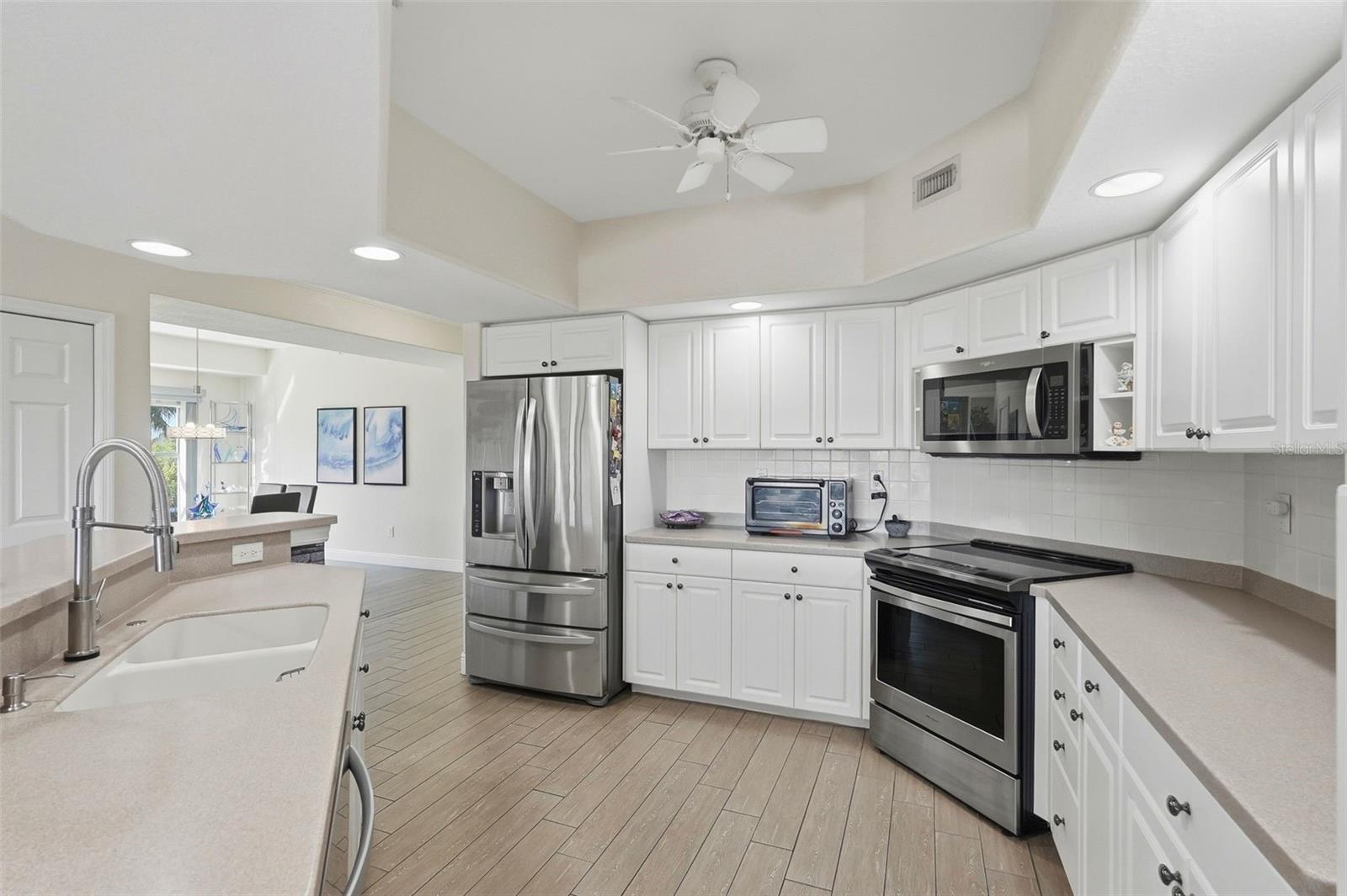 Image 10 of 43 For 1695 Pinellas Bayway S E4