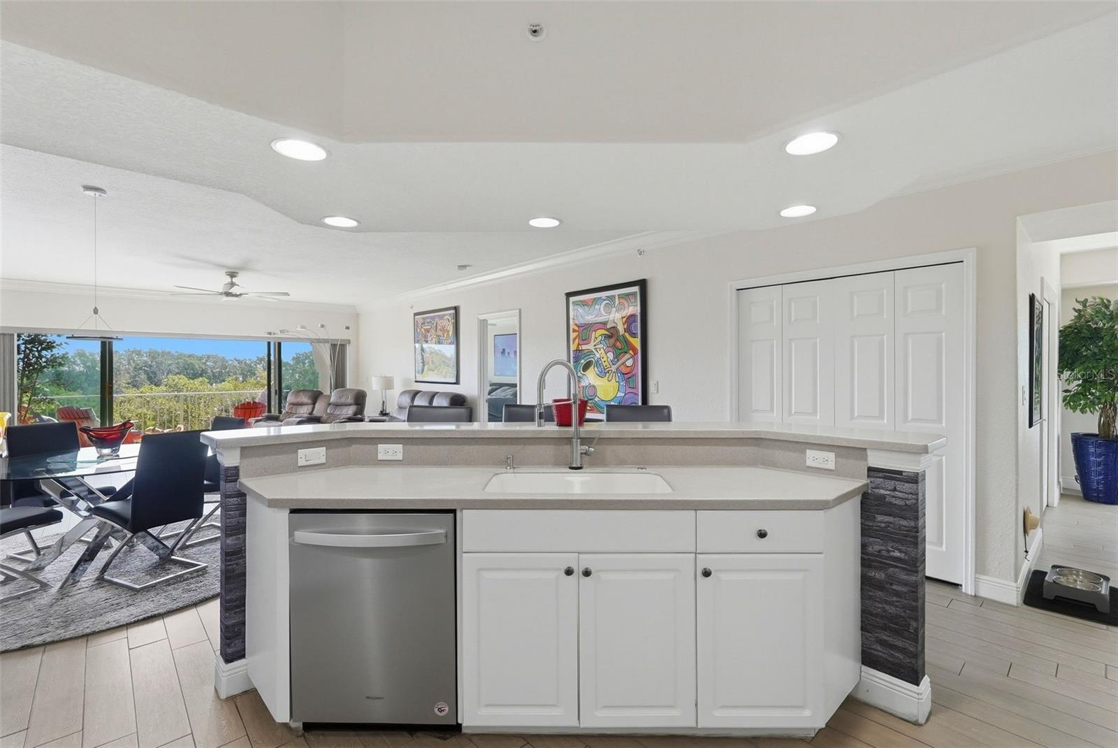 Image 12 of 43 For 1695 Pinellas Bayway S E4