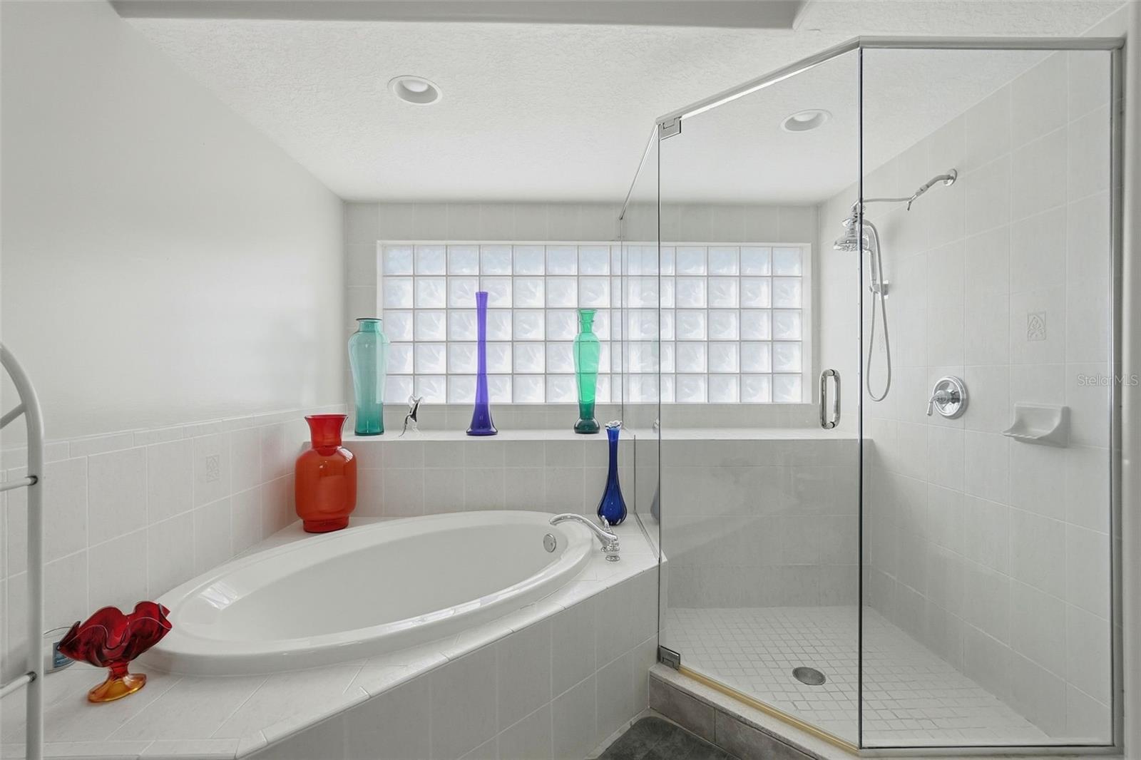 Image 17 of 43 For 1695 Pinellas Bayway S E4