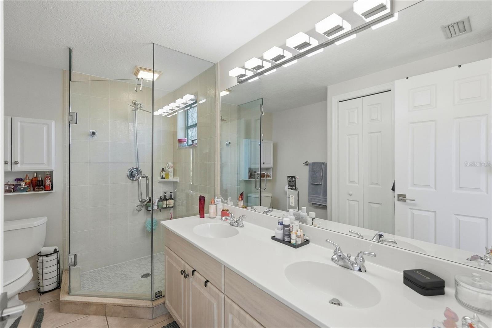 Image 26 of 43 For 1695 Pinellas Bayway S E4