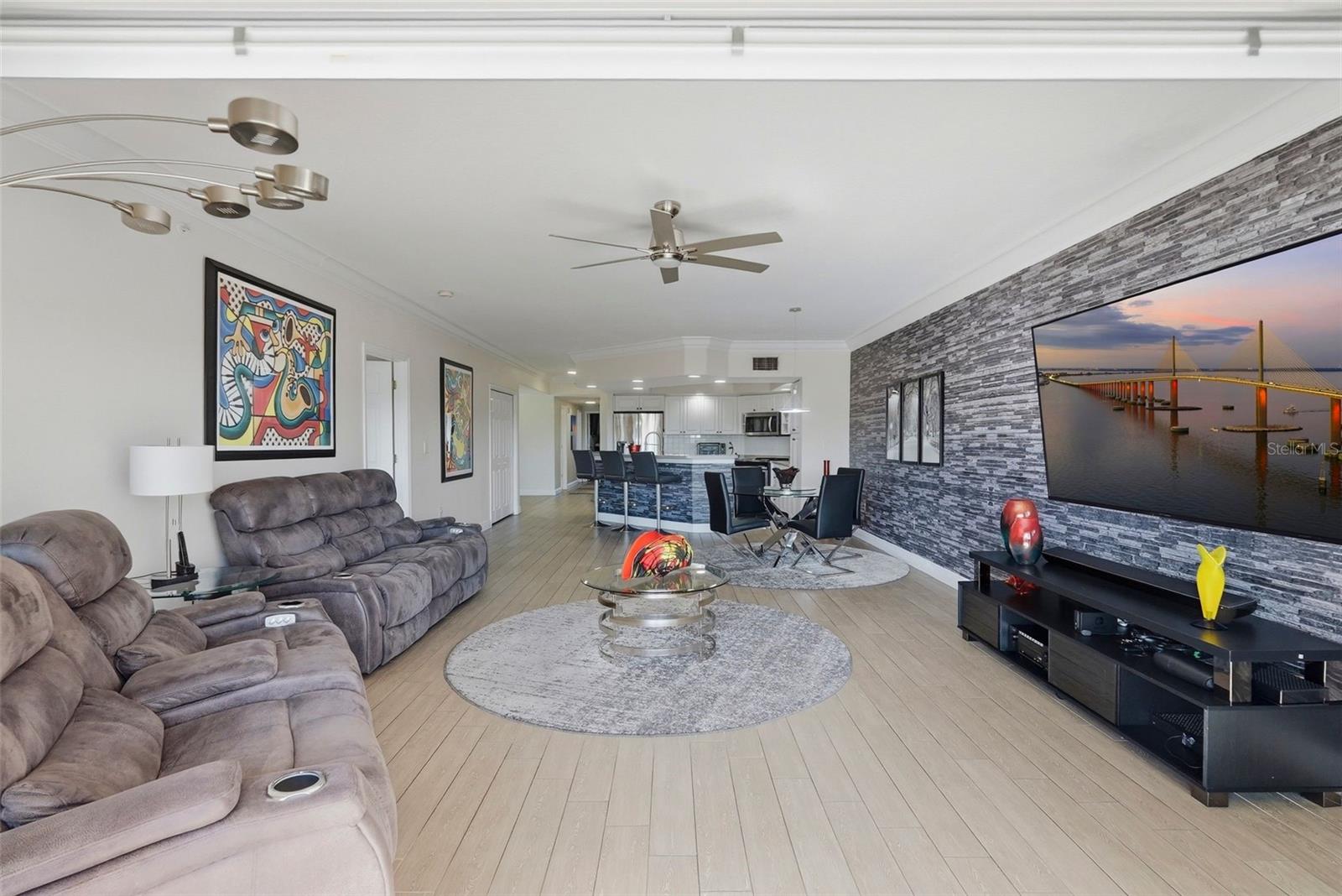 Image 8 of 43 For 1695 Pinellas Bayway S E4