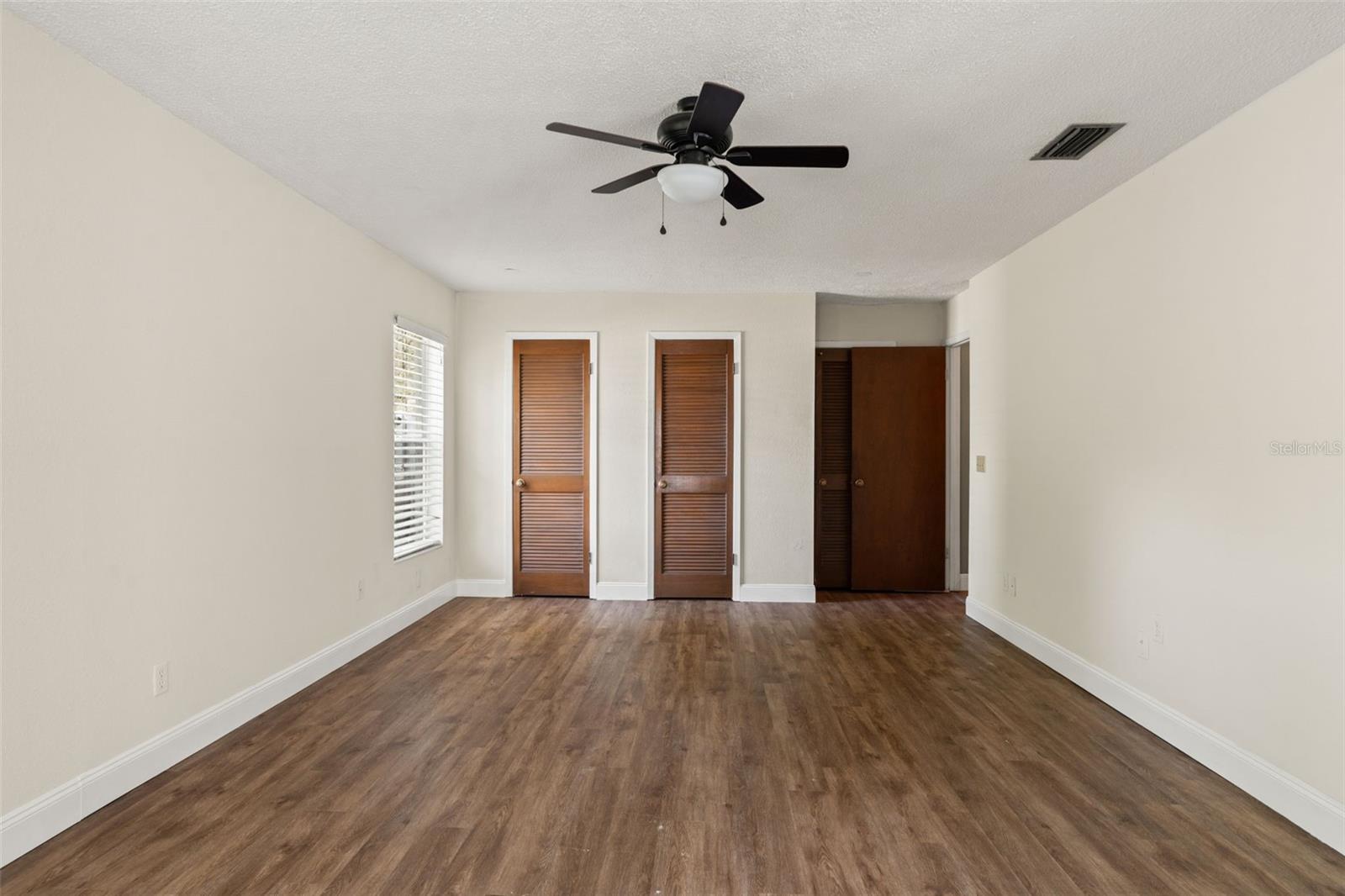 Listing photo id 11 for 2524 Victarra Circle