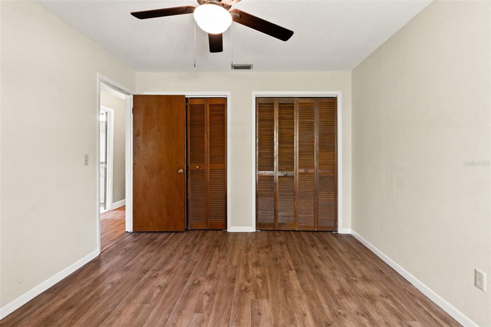 Listing photo id 15 for 2524 Victarra Circle