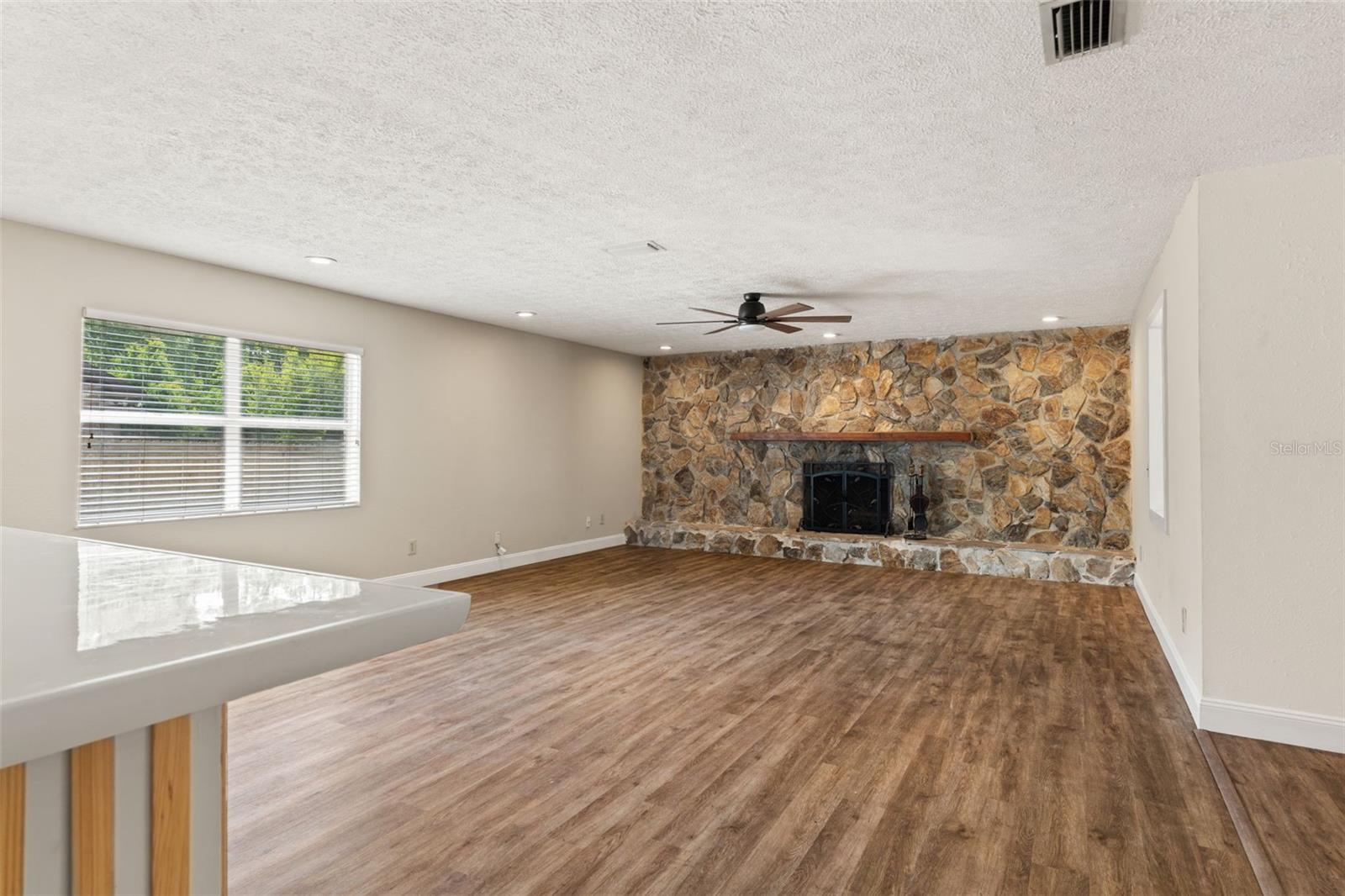 Listing photo id 26 for 2524 Victarra Circle