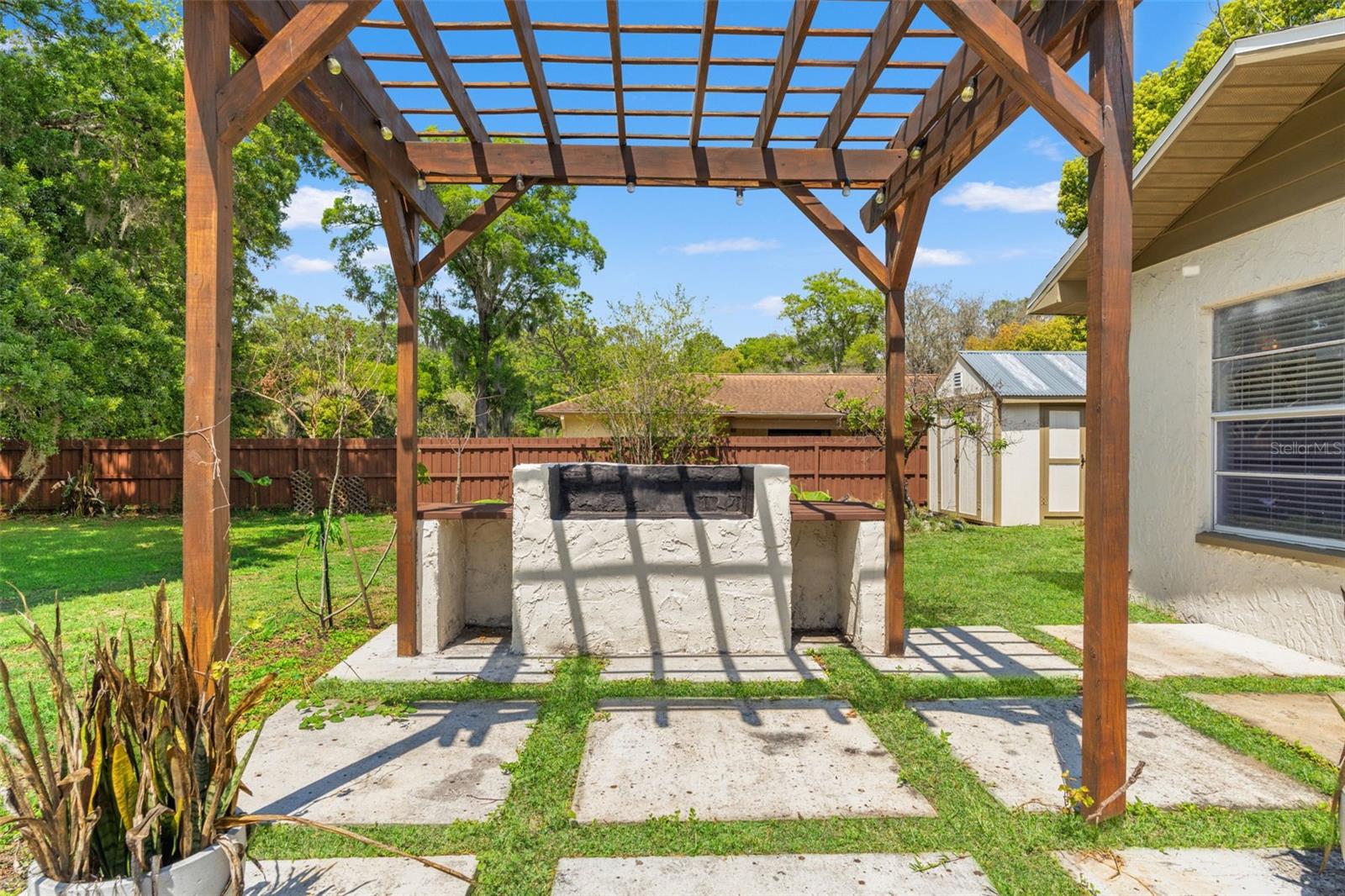 Listing photo id 31 for 2524 Victarra Circle