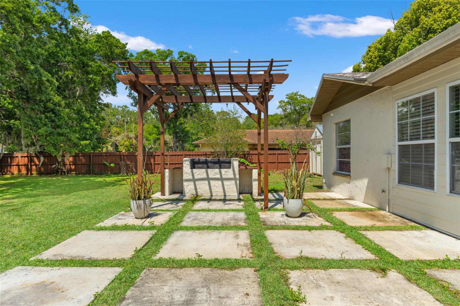 Listing photo id 32 for 2524 Victarra Circle