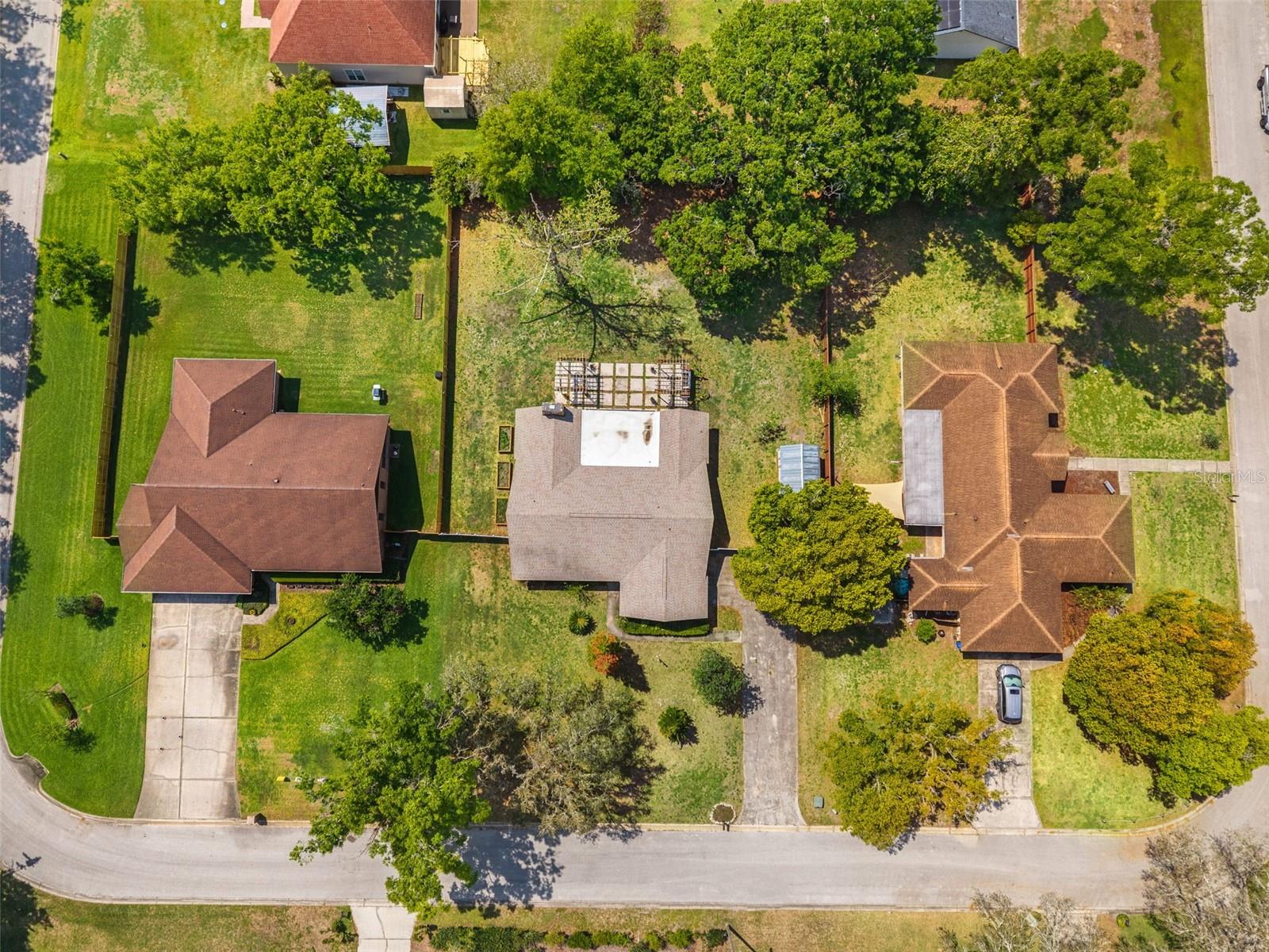 Listing photo id 3 for 2524 Victarra Circle