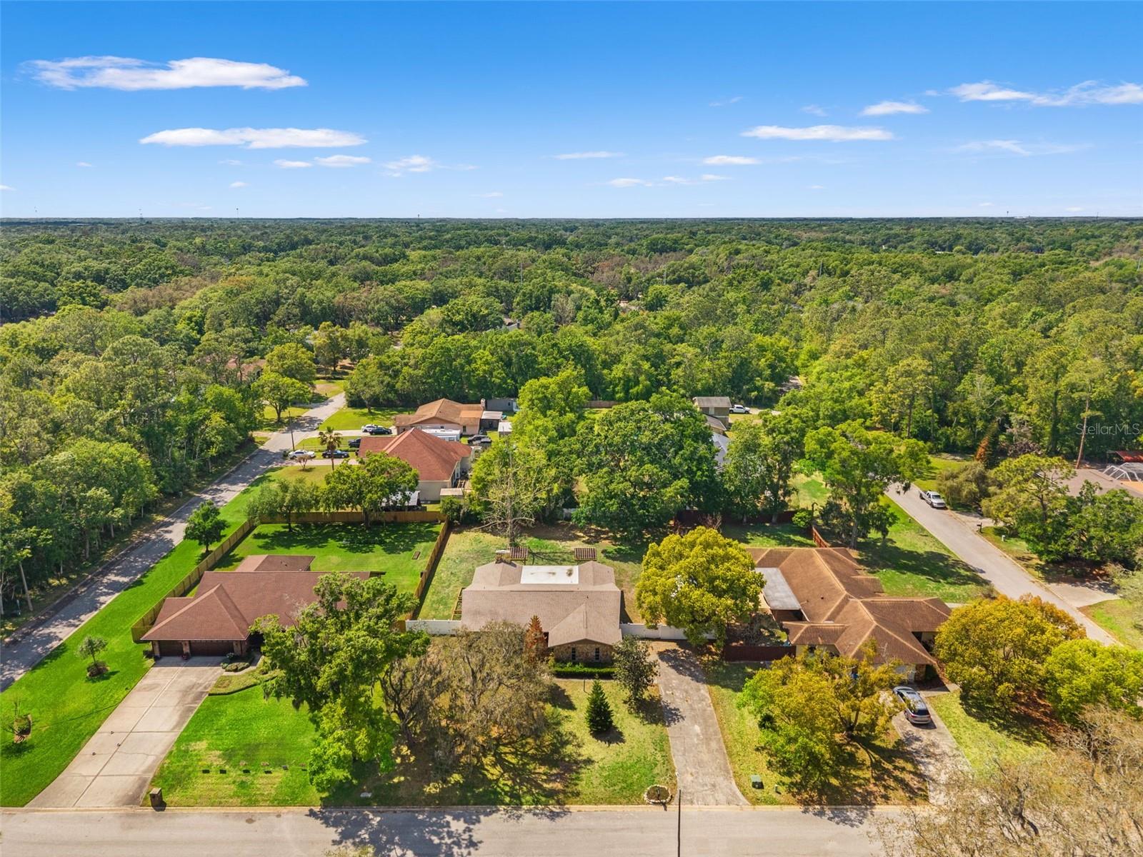 Listing photo id 4 for 2524 Victarra Circle