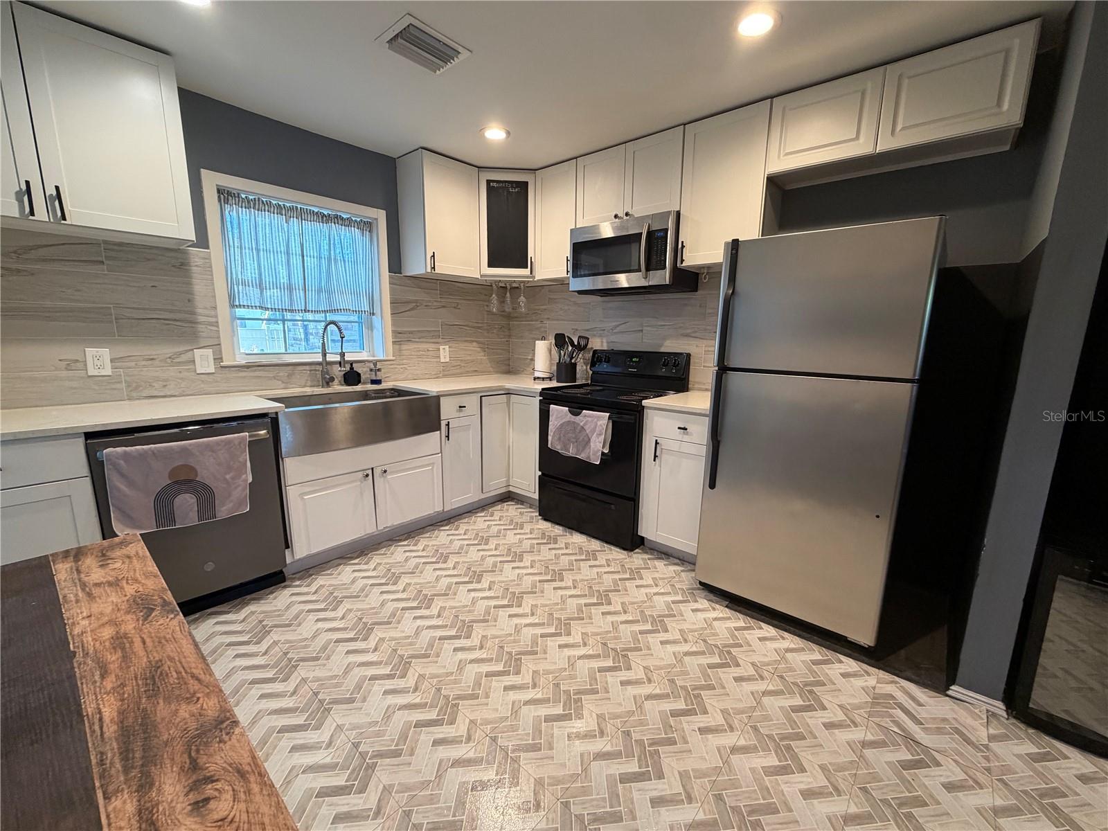 Image 5 of 33 For 2516 3rd Avenue S