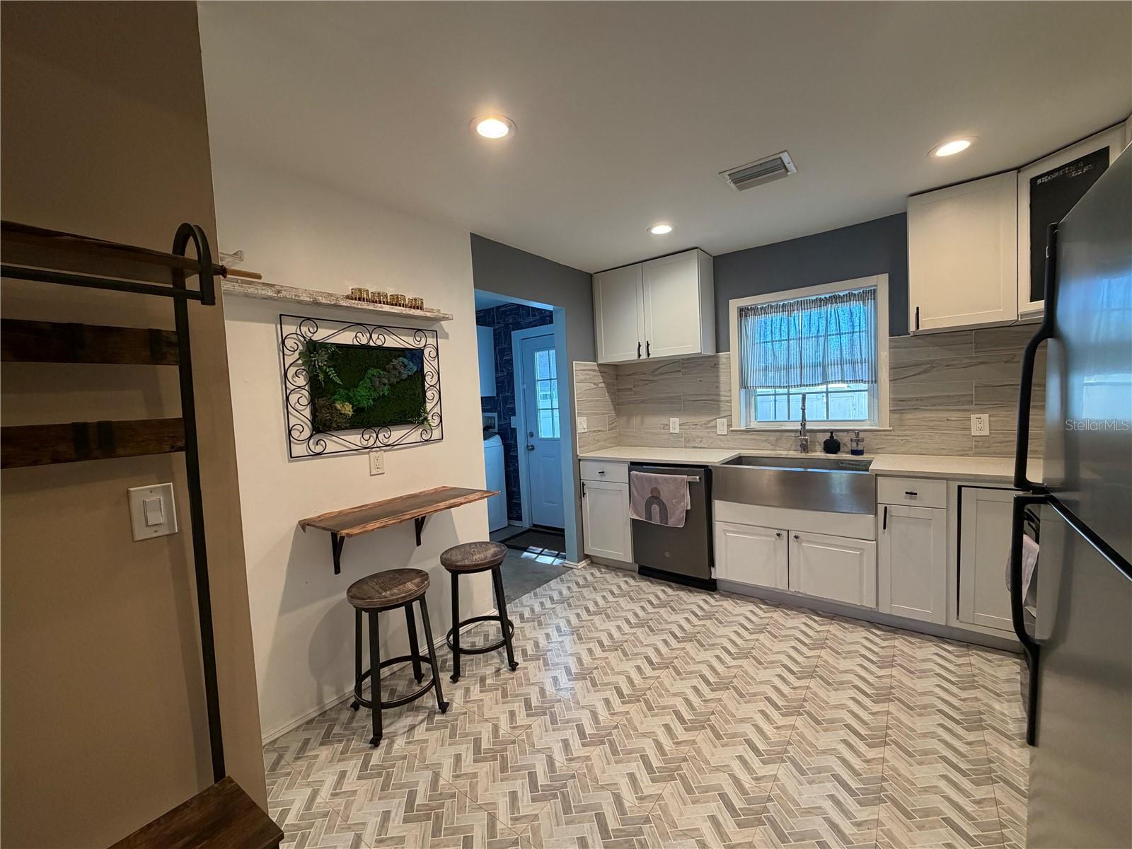 Image 6 of 33 For 2516 3rd Avenue S