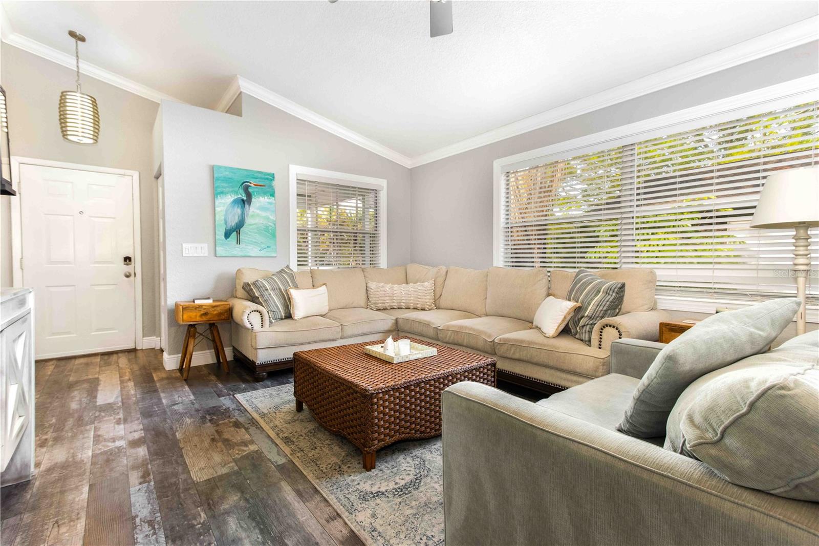 Listing photo id 11 for 815 Florida Avenue