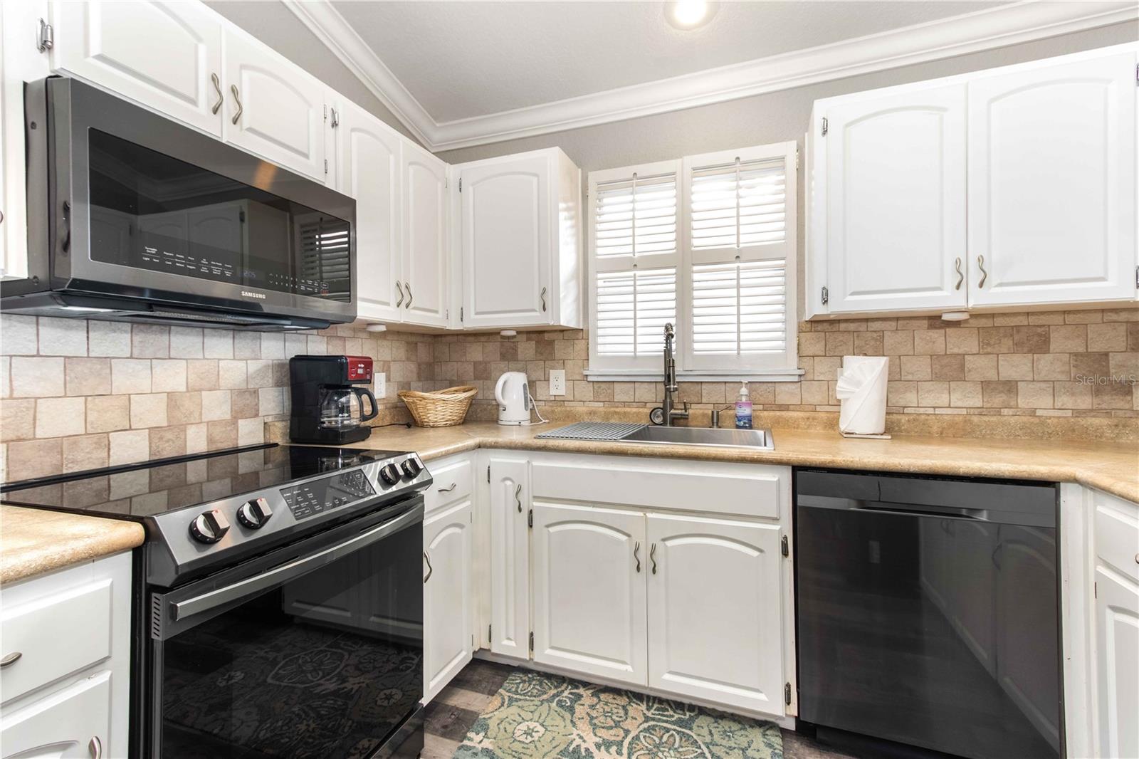 Listing photo id 18 for 815 Florida Avenue