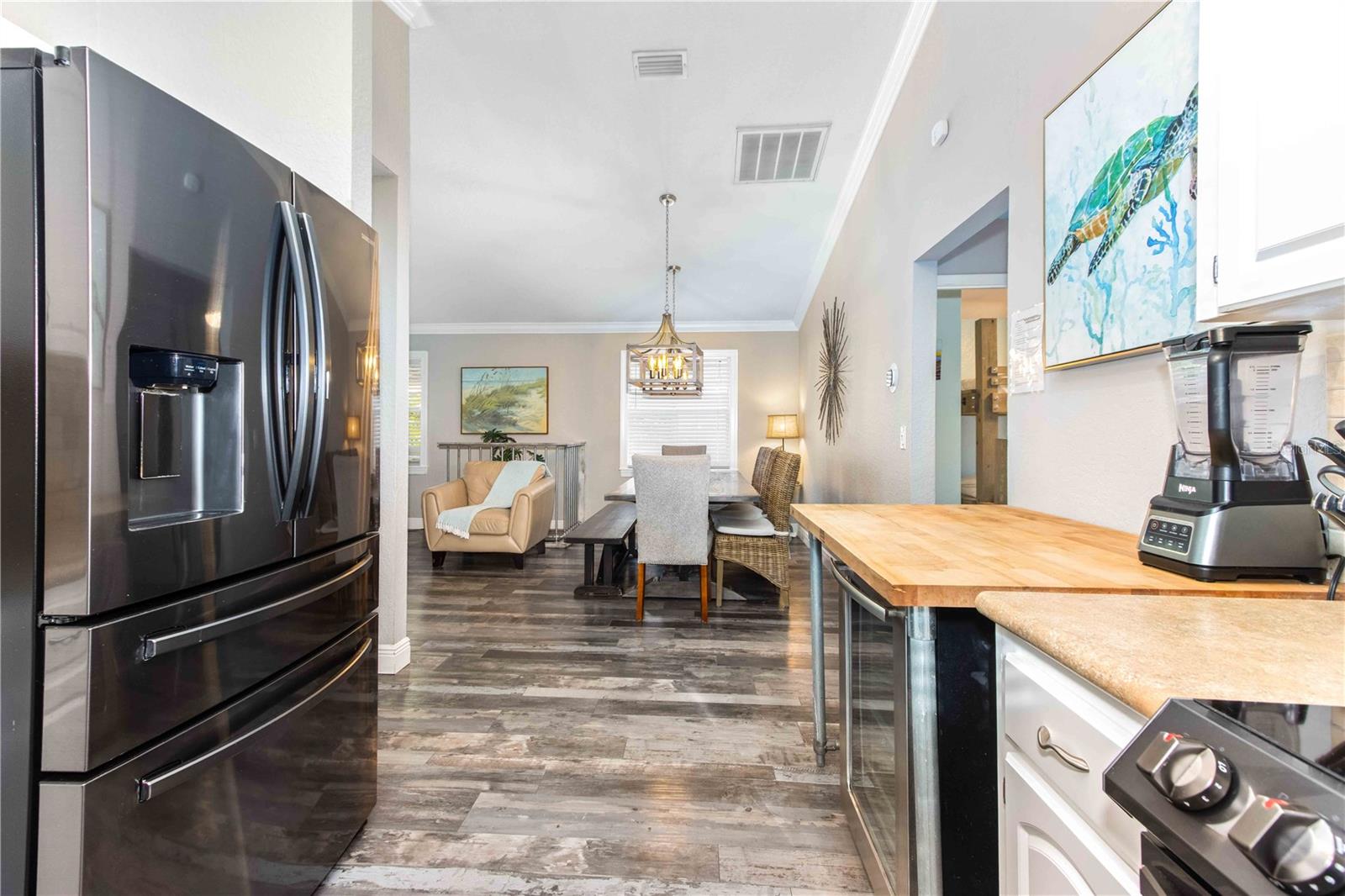 Listing photo id 19 for 815 Florida Avenue