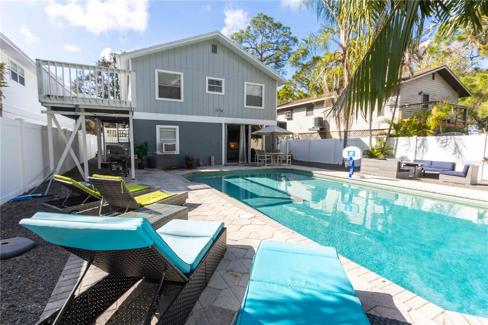 Listing photo id 40 for 815 Florida Avenue