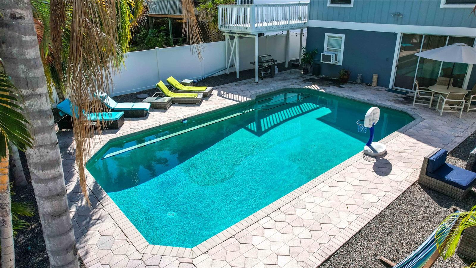 Listing photo id 41 for 815 Florida Avenue