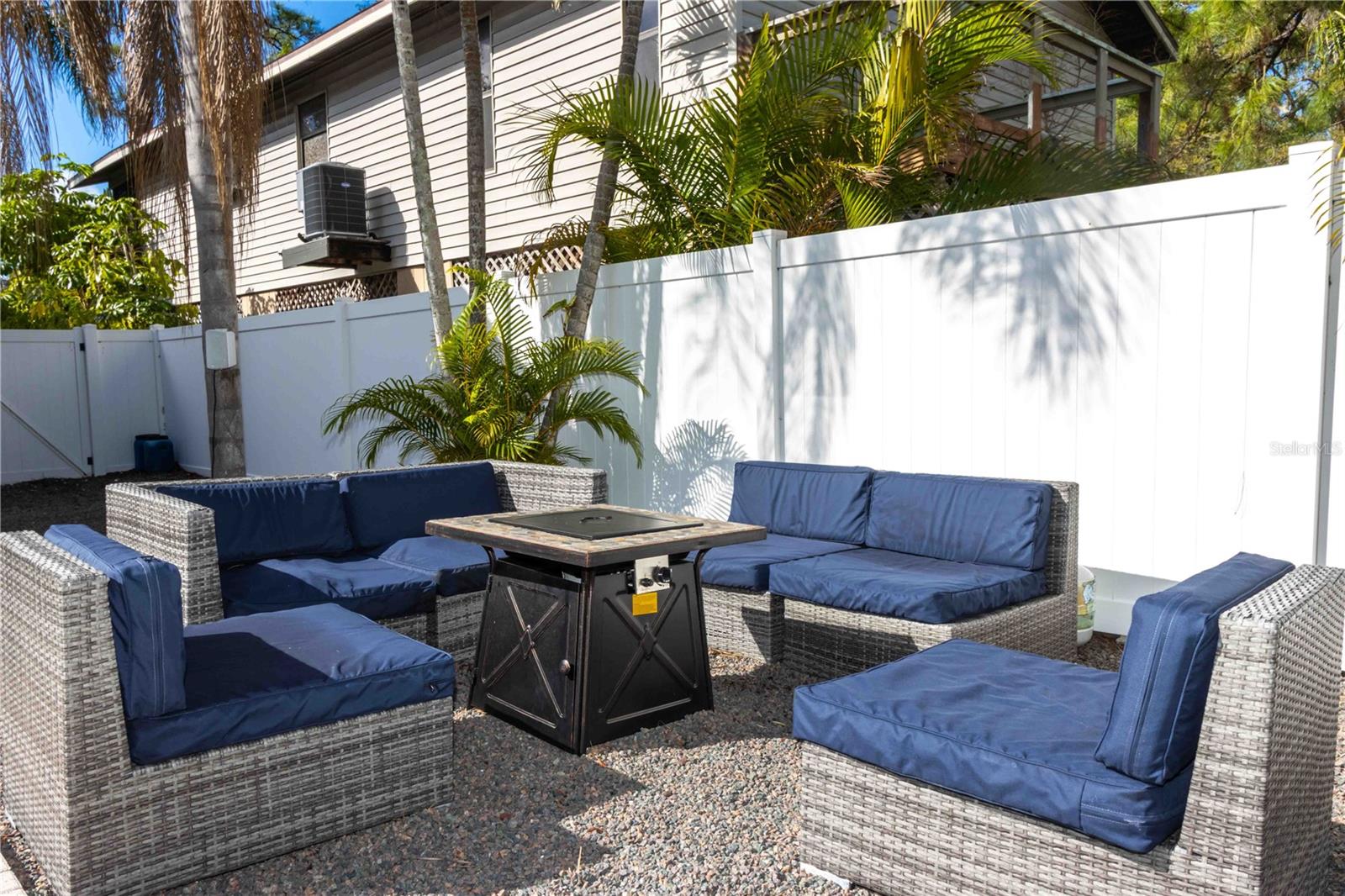 Listing photo id 44 for 815 Florida Avenue