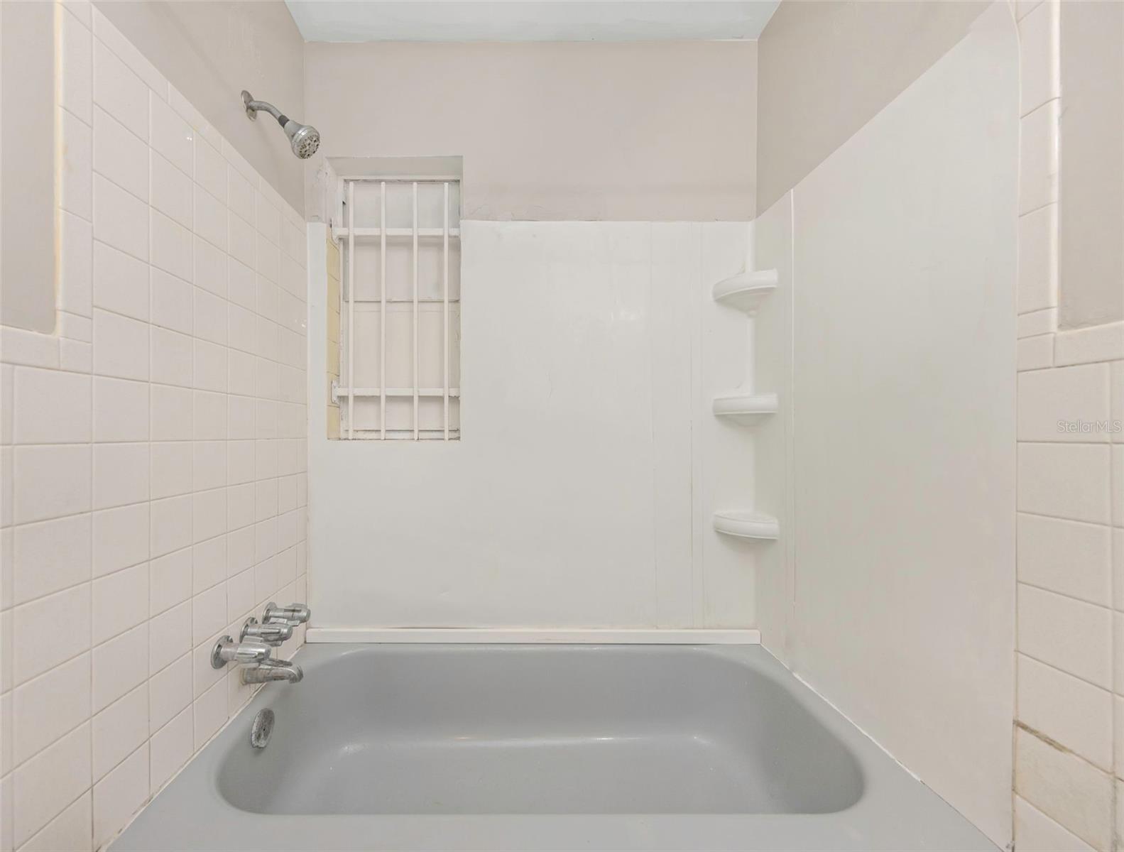 Image 14 of 22 For 2423 Auburn Street S