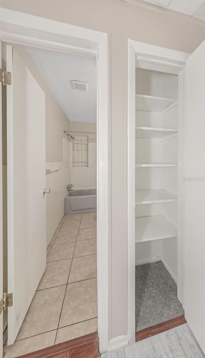 Image 19 of 22 For 2423 Auburn Street S