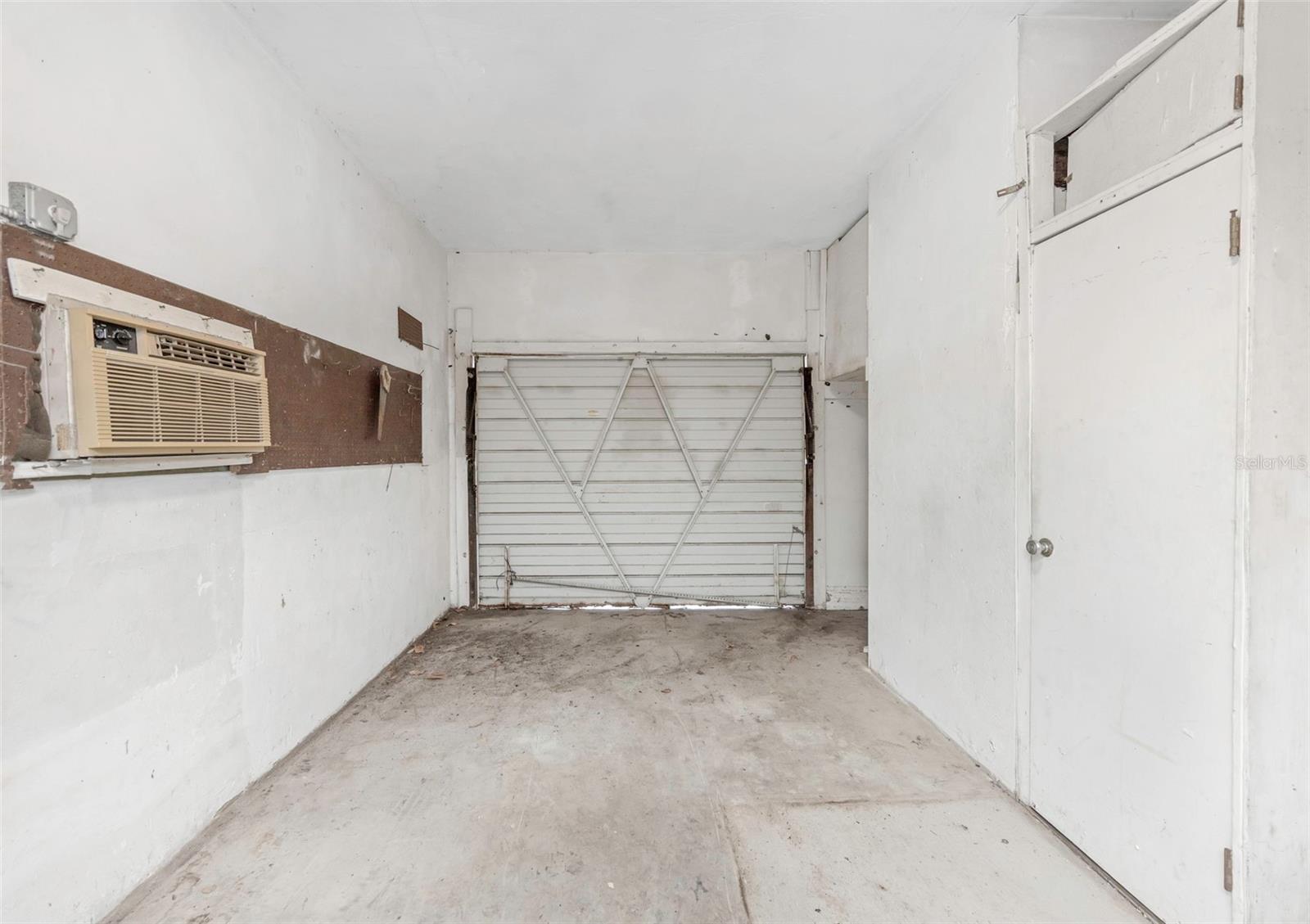 Image 21 of 22 For 2423 Auburn Street S