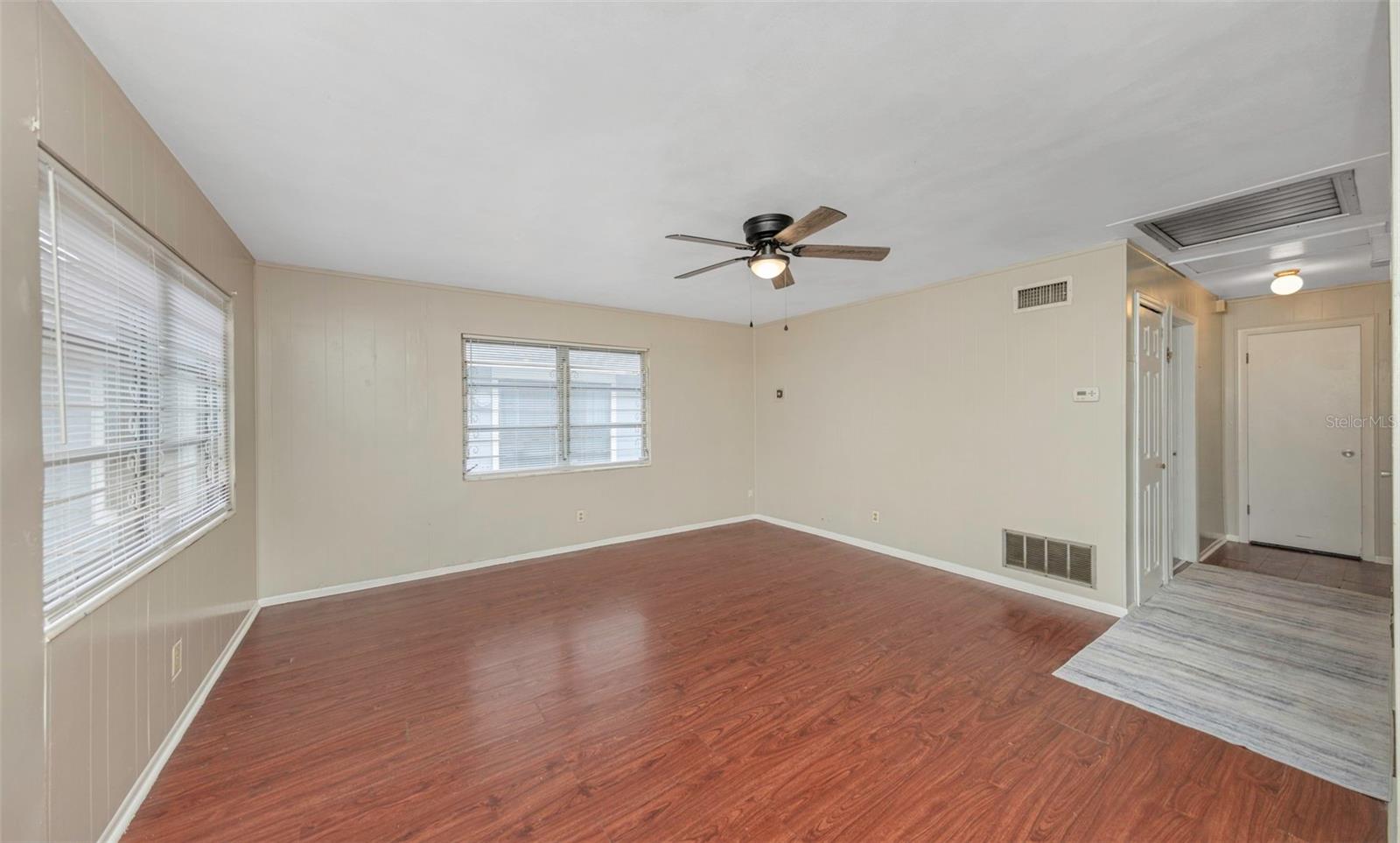 Image 3 of 22 For 2423 Auburn Street S