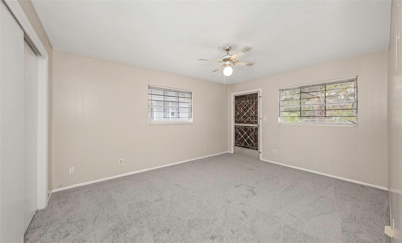 Image 9 of 22 For 2423 Auburn Street S