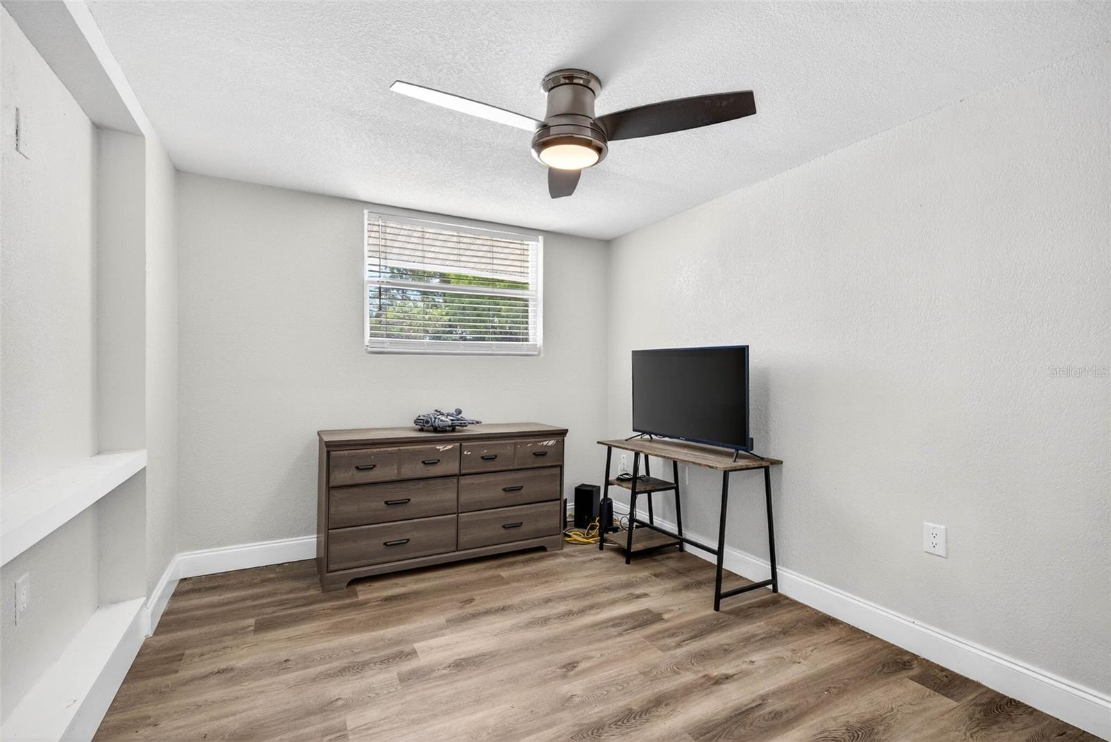 Image 15 of 31 For 6827 80th Terrace N