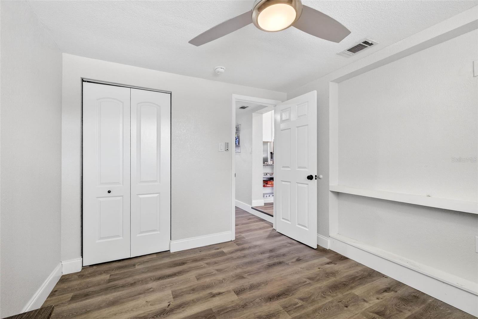 Image 16 of 31 For 6827 80th Terrace N