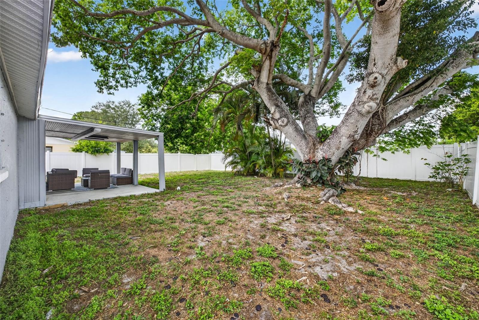 Image 28 of 31 For 6827 80th Terrace N