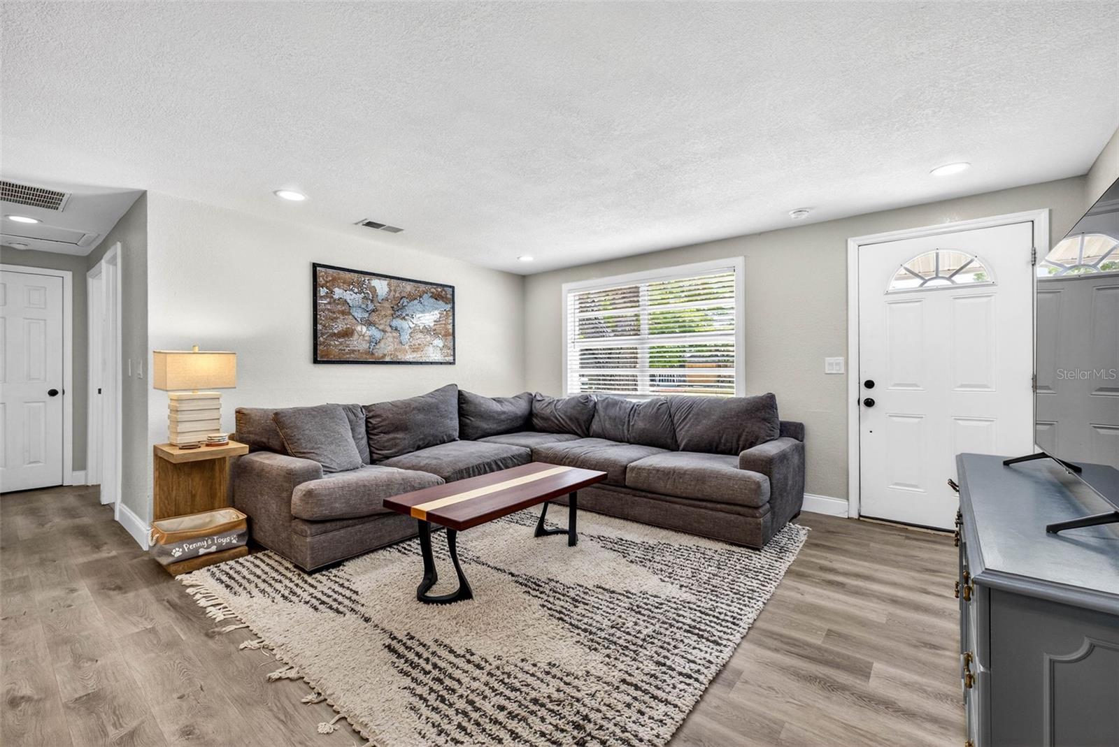 Image 5 of 31 For 6827 80th Terrace N